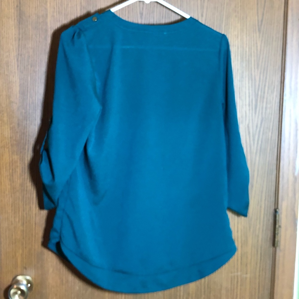 Green button down blouse - Picture 7 of 7